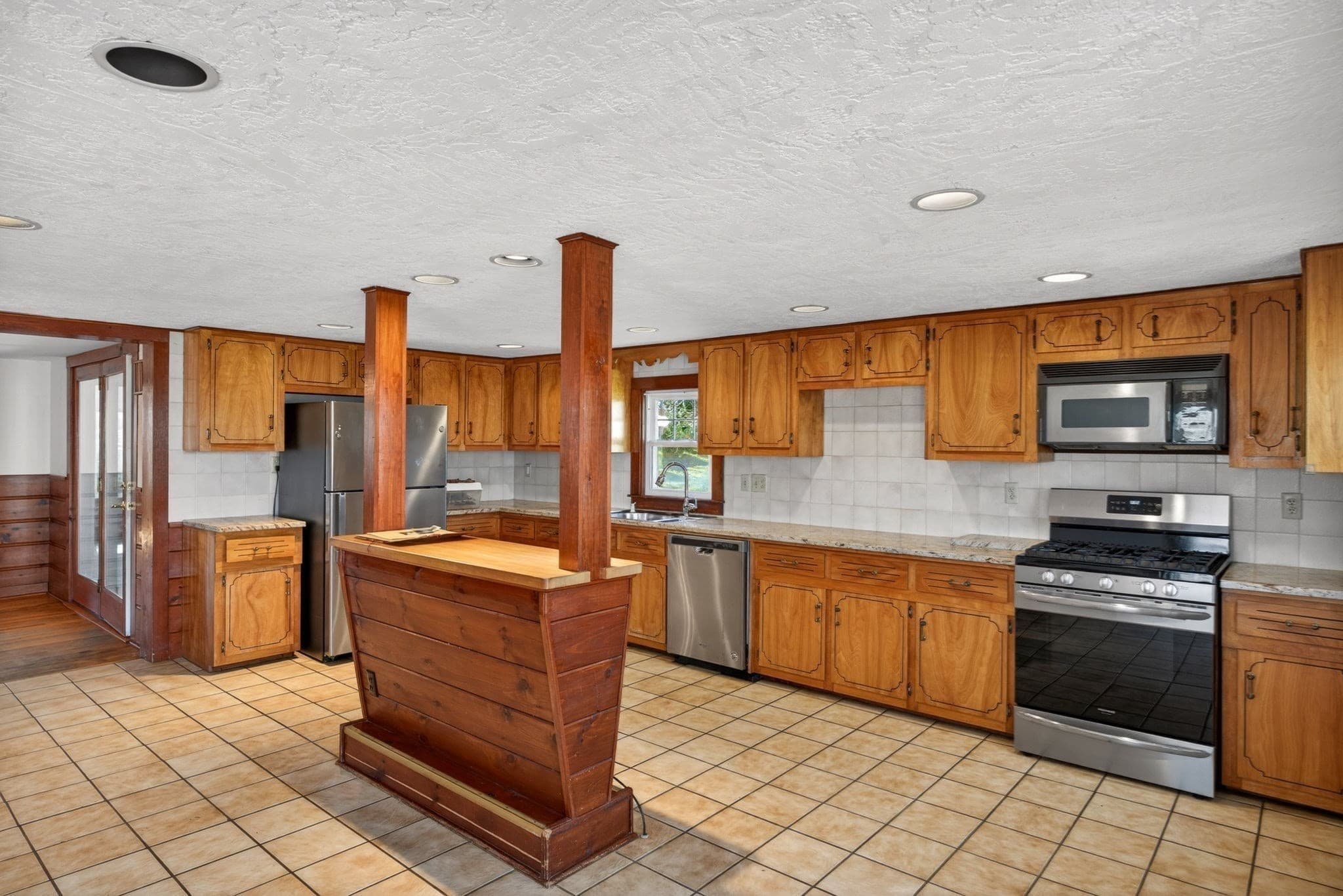 Single Family Residence at 41 Belvidere Rd, Falmouth MA 02540, photo 8 of 26