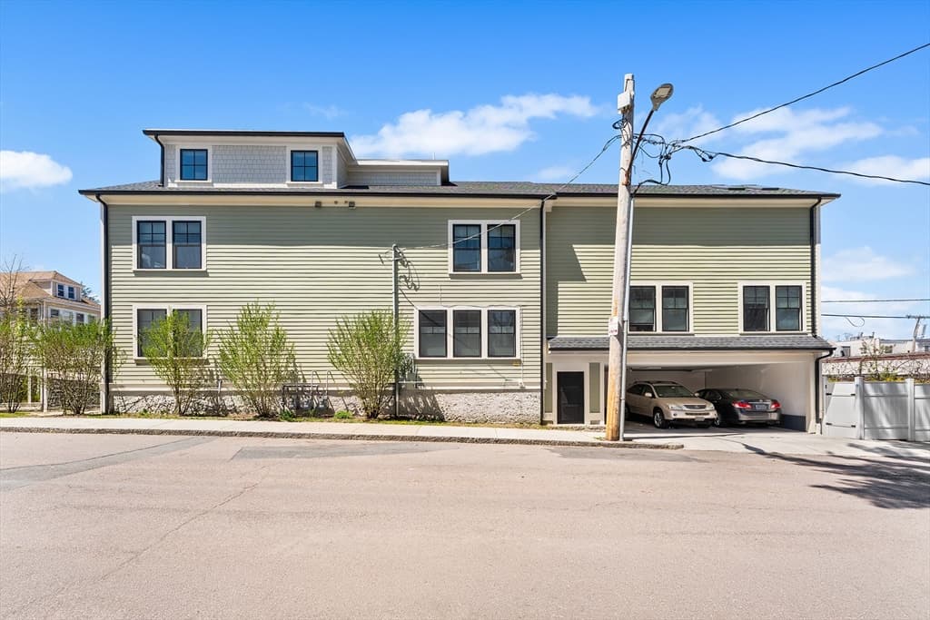 Condominium at 95 W Walnut Park # 1, Boston MA 02119, photo 23 of 26