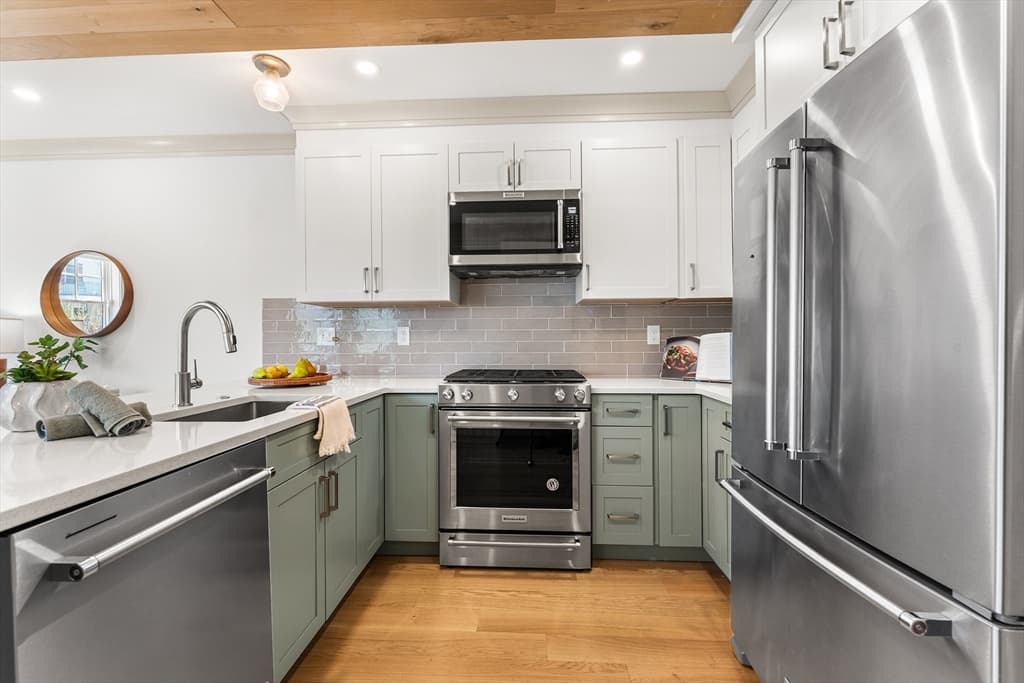 Condominium at 95 W Walnut Park # 1, Boston MA 02119, photo 5 of 26