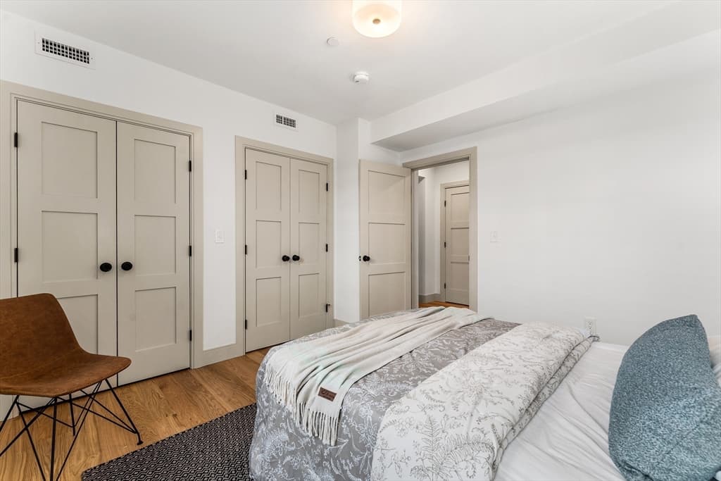 Condominium at 95 W Walnut Park # 1, Boston MA 02119, photo 18 of 26