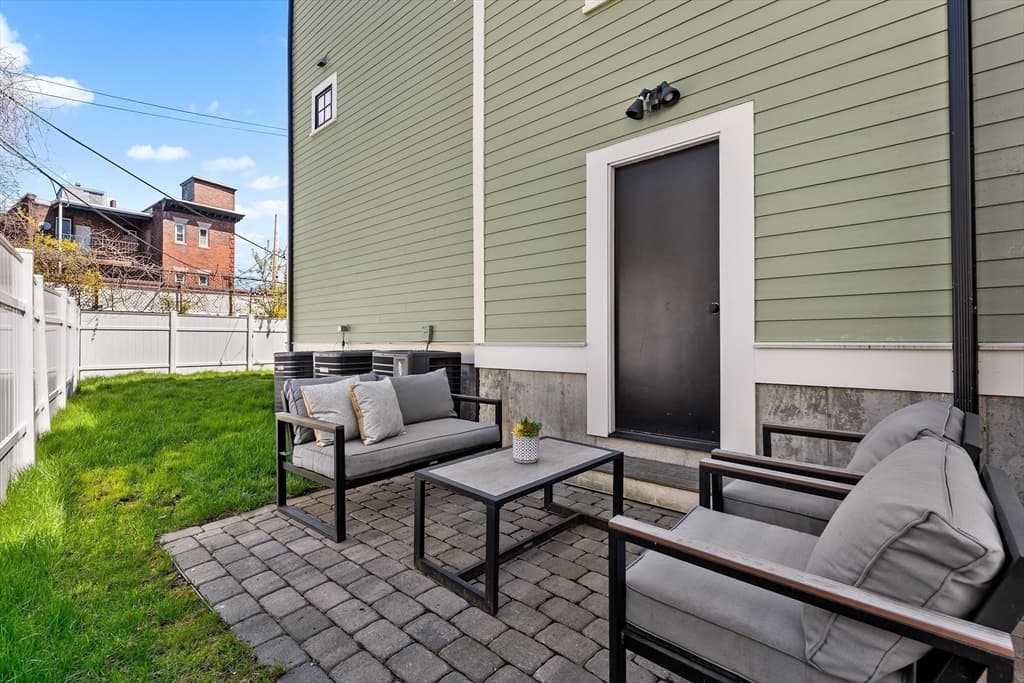 Condominium at 95 W Walnut Park # 1, Boston MA 02119, photo 25 of 26