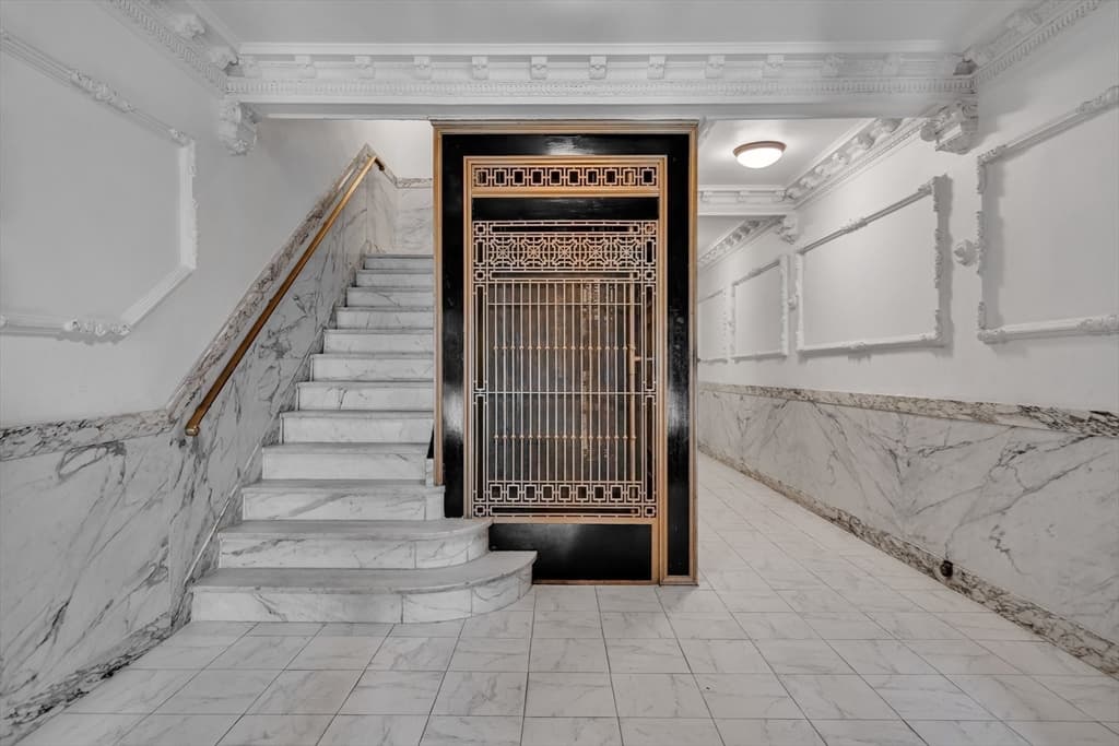 Condominium at 114 Fenway # 6, Boston MA 02115, photo 3 of 31