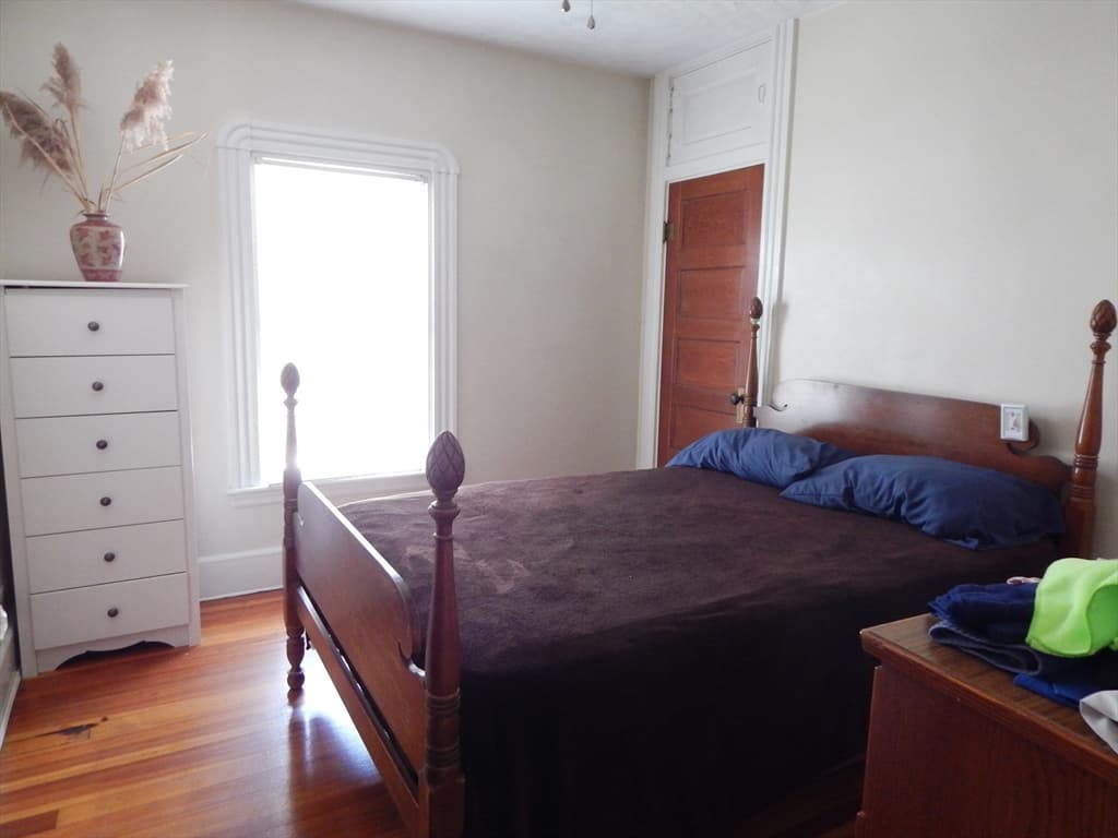 2 Family - 2 Units Up/Down at 407 Park St, New Bedford MA 02740, New Bedford, photo 23 of 30