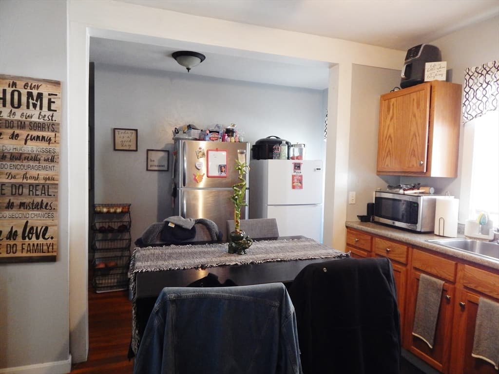 2 Family - 2 Units Up/Down at 407 Park St, New Bedford MA 02740, New Bedford, photo 7 of 30