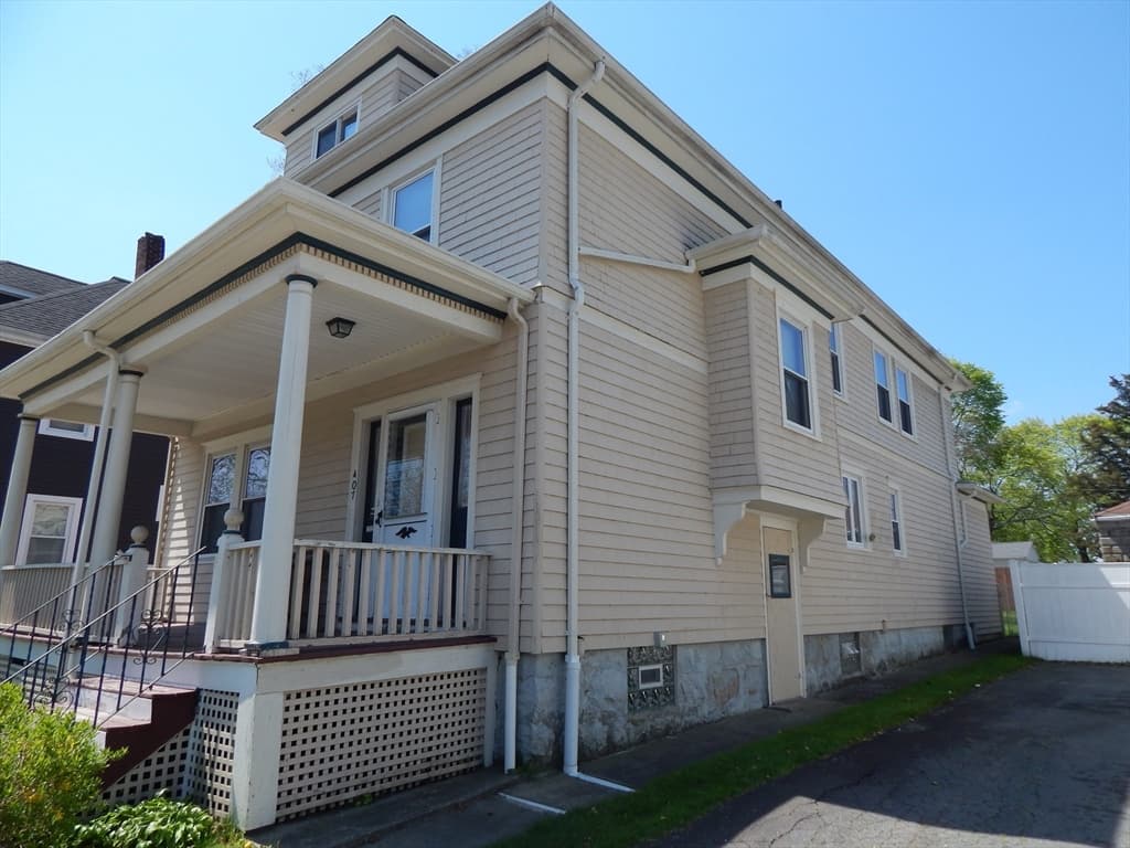 2 Family - 2 Units Up/Down at 407 Park St, New Bedford MA 02740, New Bedford, photo 3 of 30