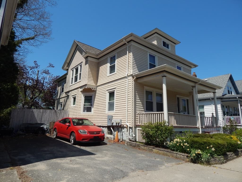 2 Family - 2 Units Up/Down at 407 Park St, New Bedford MA 02740, New Bedford, photo 4 of 30