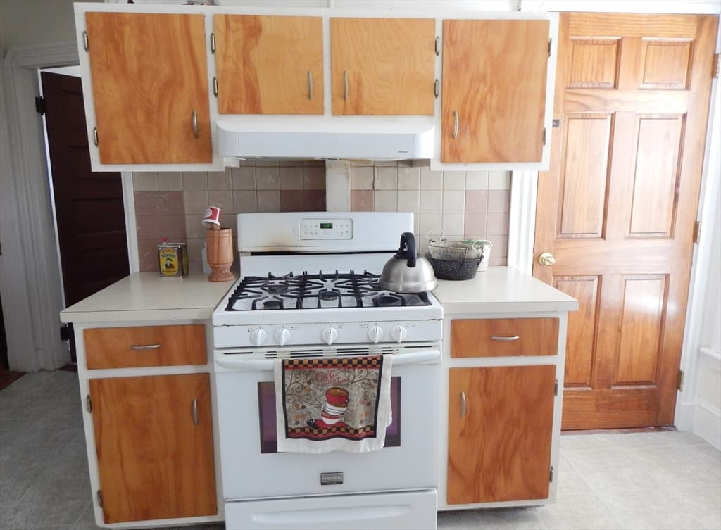 2 Family - 2 Units Up/Down at 407 Park St, New Bedford MA 02740, New Bedford, photo 21 of 30
