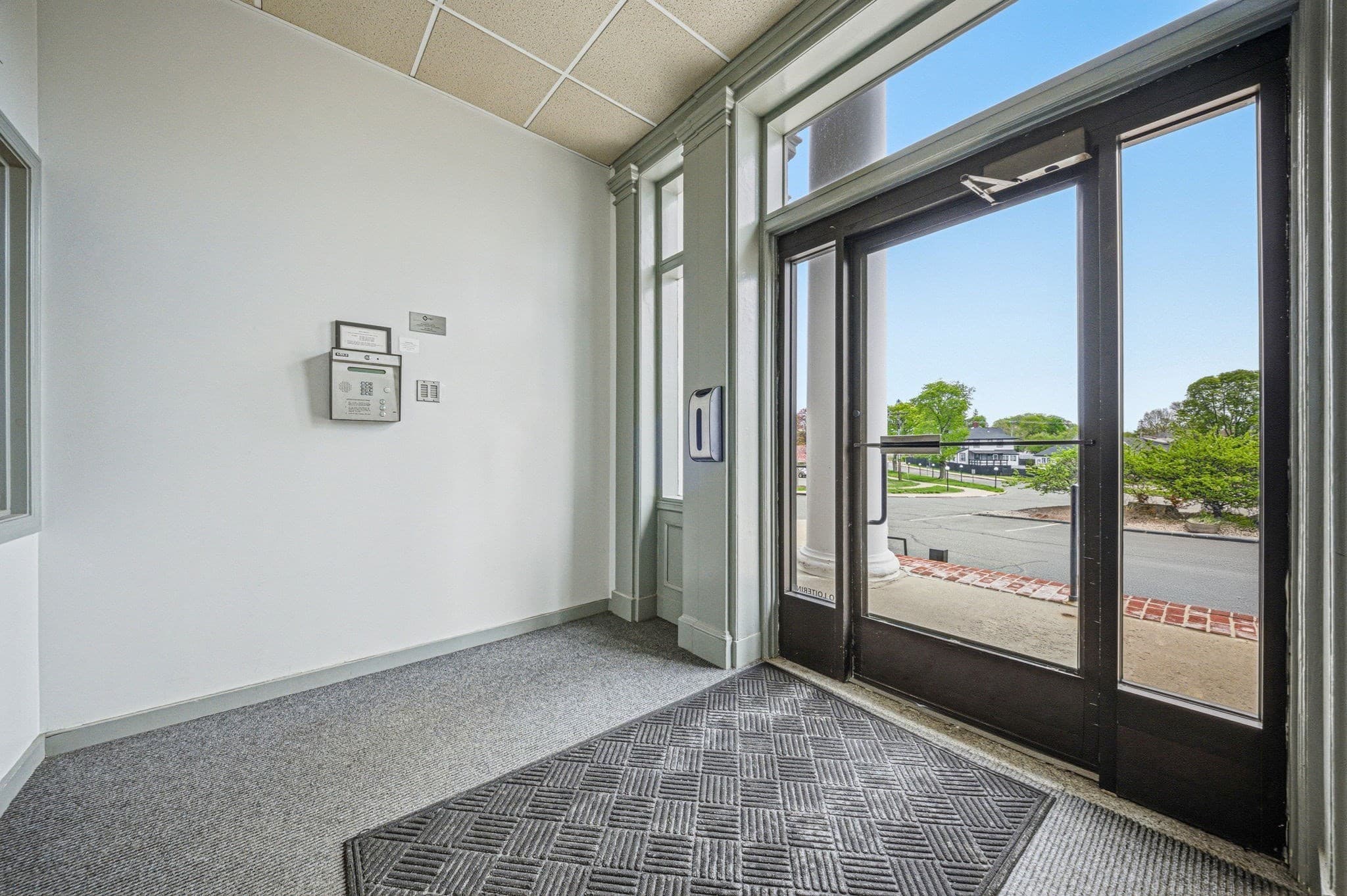 Condominium at 90 Sea # 107, Weymouth MA 02191, photo 2 of 30