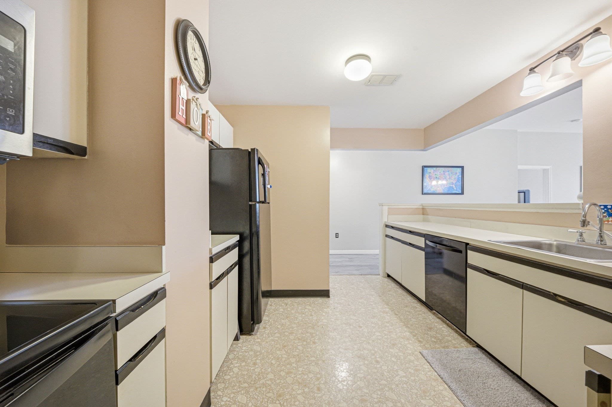 Condominium at 90 Sea # 107, Weymouth MA 02191, photo 10 of 30