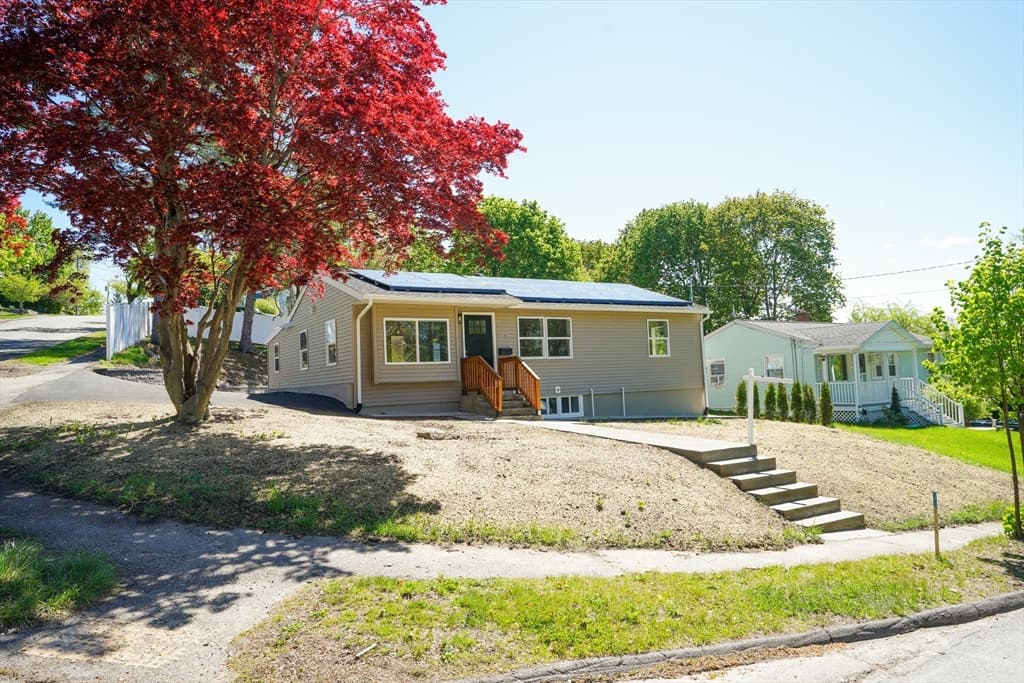 8 Sussex Ln, Worcester MA 01602 photo 2