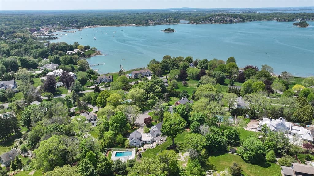 5 Seal Cove Ln, Hingham MA 02043