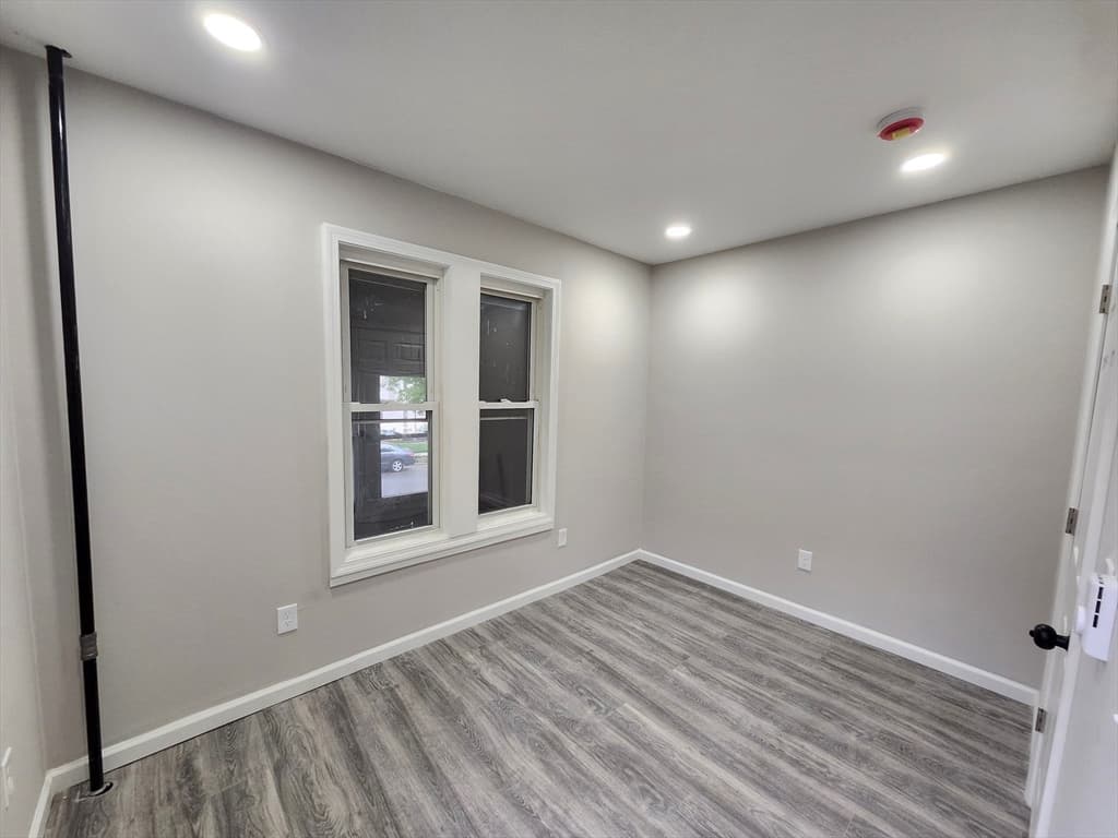 Multi Family at 179 Sargeant St, Holyoke MA 01040, Holyoke, photo 6 of 19