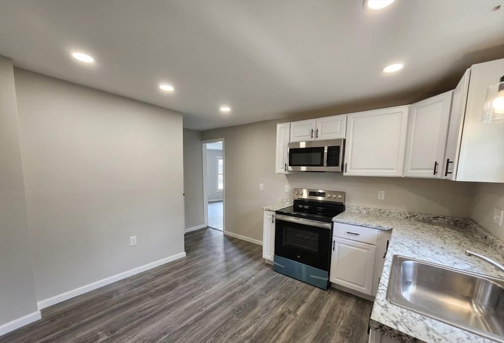 Multi Family at 179 Sargeant St, Holyoke MA 01040, Holyoke, photo 12 of 19