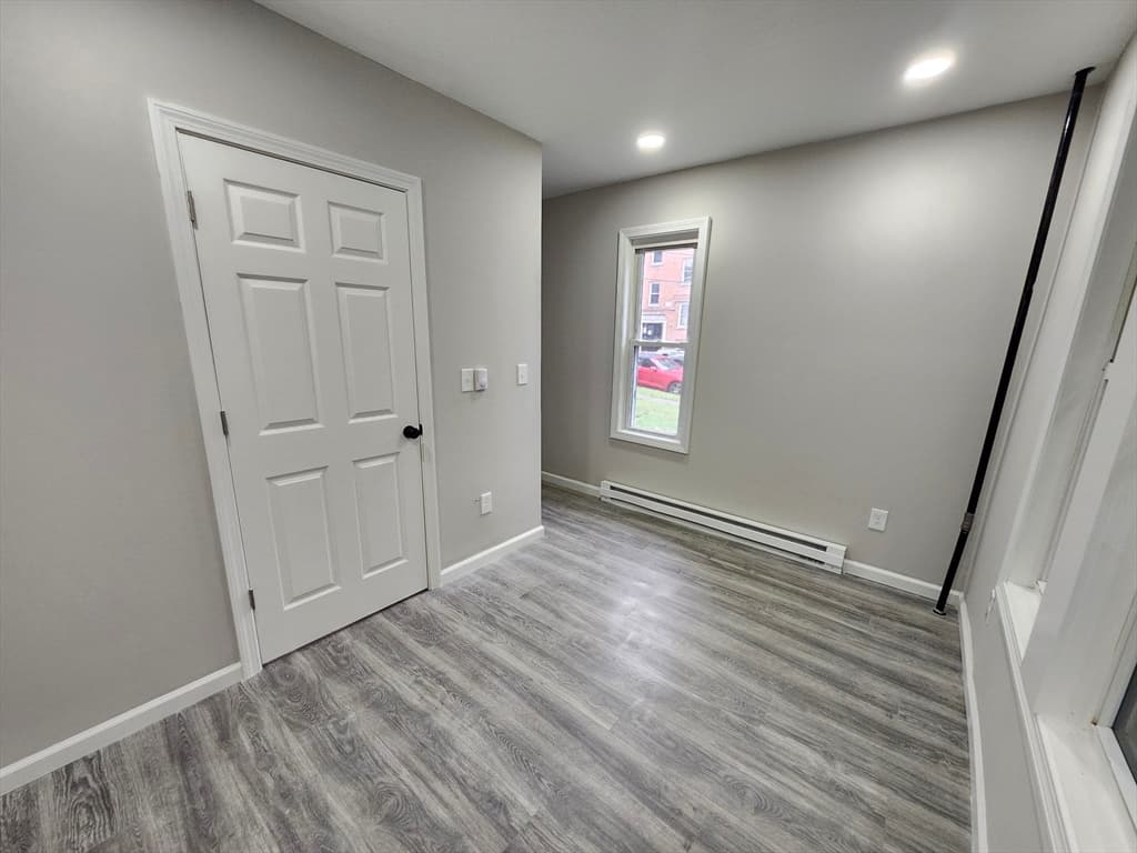 Multi Family at 179 Sargeant St, Holyoke MA 01040, Holyoke, photo 7 of 19