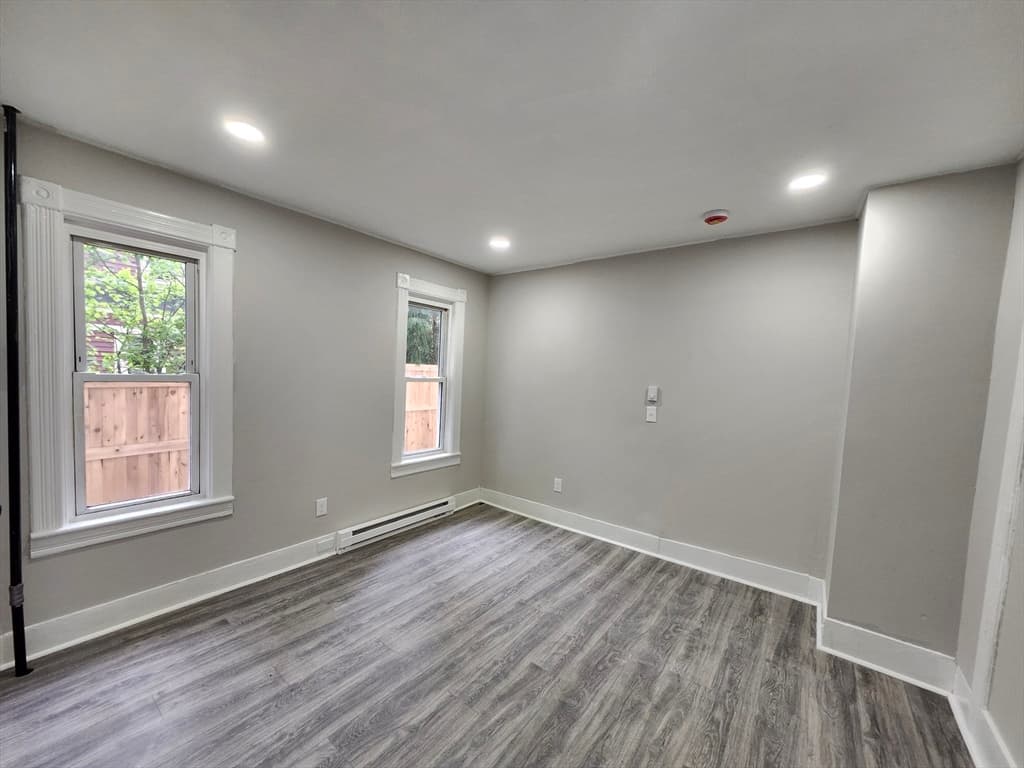 Multi Family at 179 Sargeant St, Holyoke MA 01040, Holyoke, photo 8 of 19