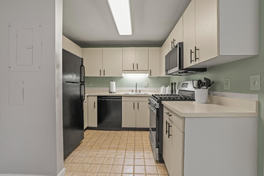 4234 North Main St # 208, Fall River MA 02720 photo 4