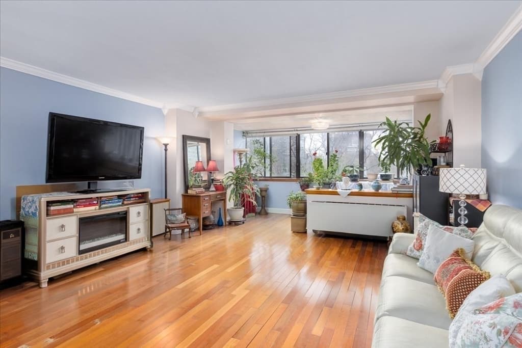 Condominium at 6 Whittier Place # 4N, Boston MA 02114, photo 2 of 30