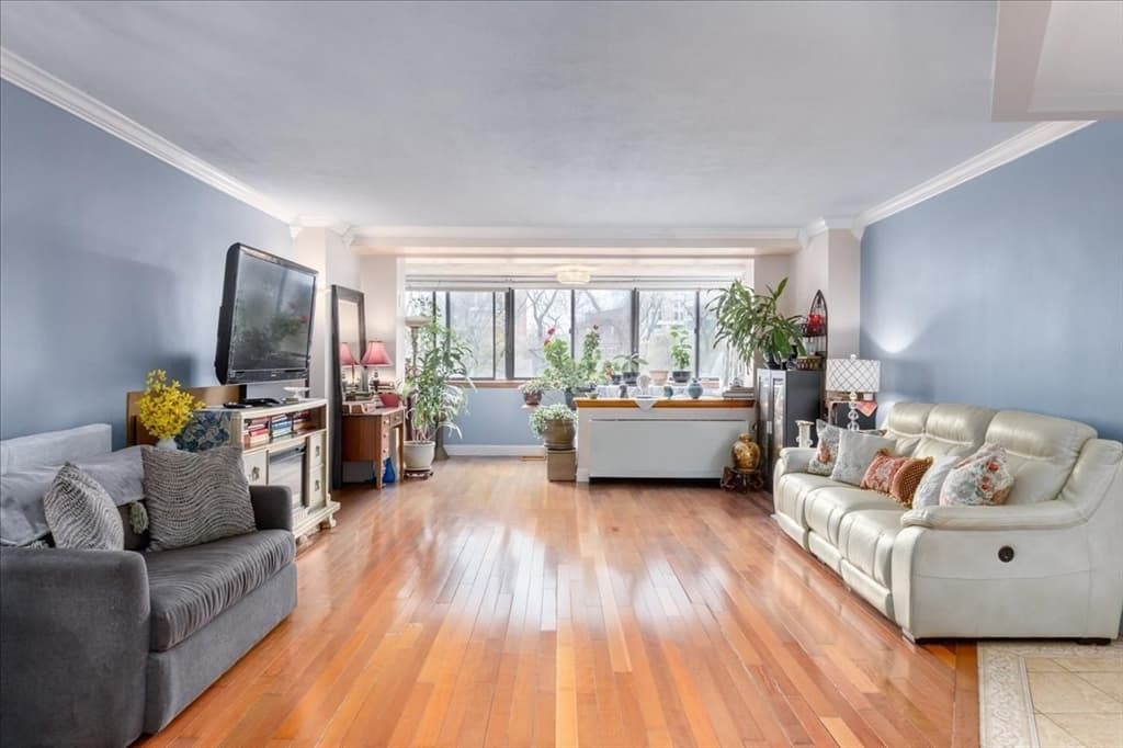 Condominium at 6 Whittier Place # 4N, Boston MA 02114, photo 5 of 30
