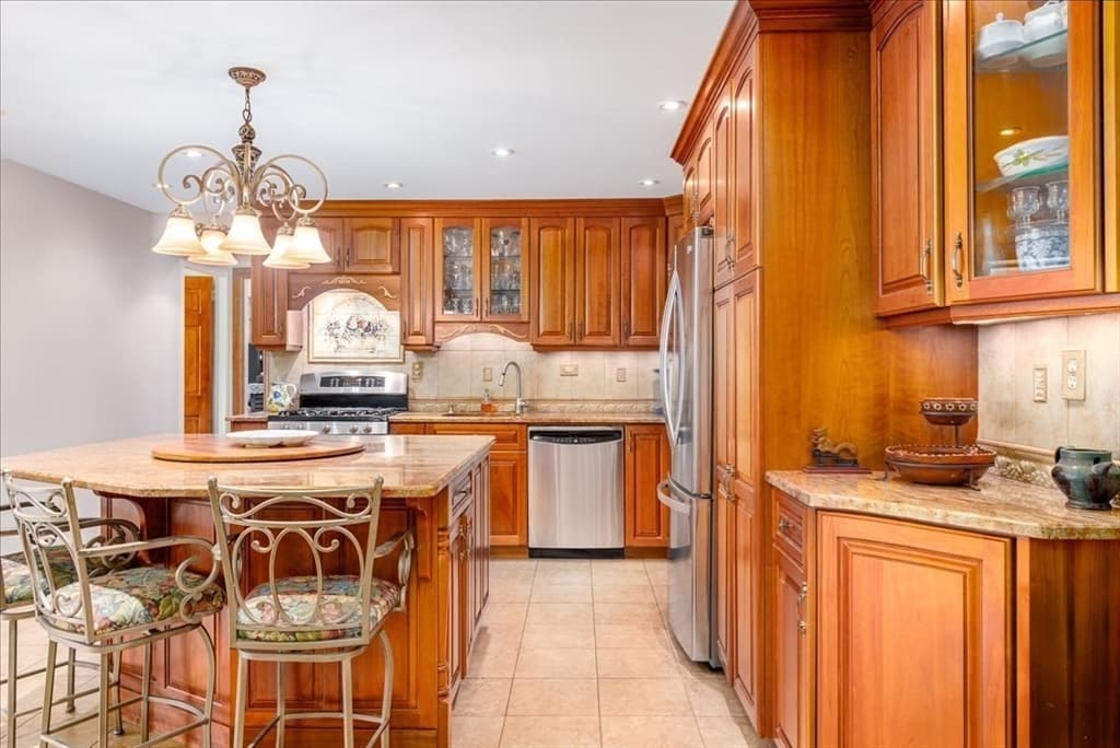 Condominium at 6 Whittier Place # 4N, Boston MA 02114, photo 4 of 30