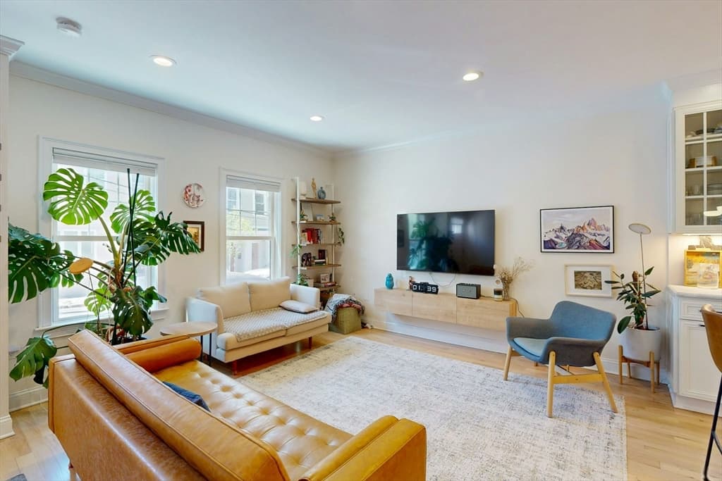 Condominium at 32 Fifth Street # 1, Cambridge MA 02141, Cambridge, photo 3 of 26