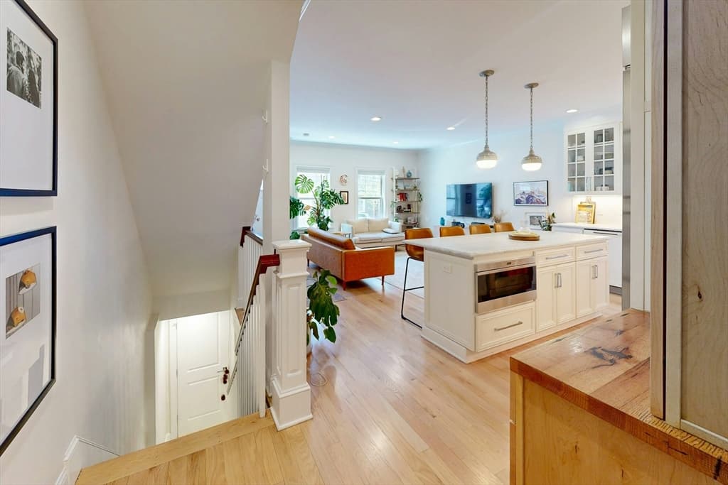 Condominium at 32 Fifth Street # 1, Cambridge MA 02141, Cambridge, photo 20 of 26
