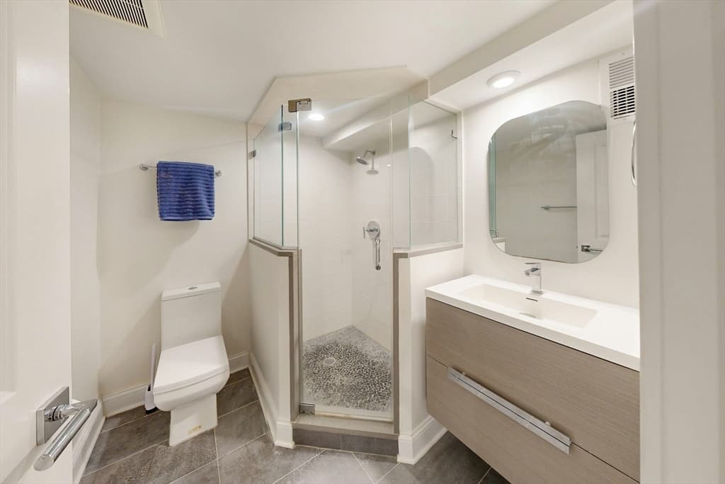 Condominium at 32 Fifth Street # 1, Cambridge MA 02141, Cambridge, photo 24 of 26