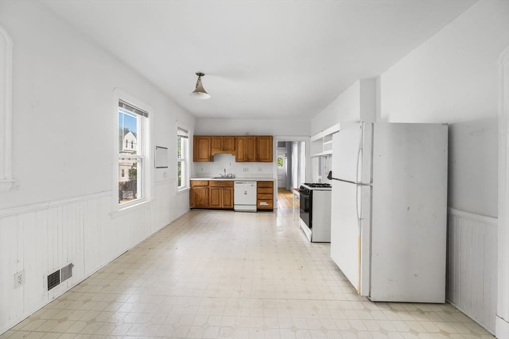 Multi Family at 29 Victoria St, Somerville MA 02144, photo 12 of 27