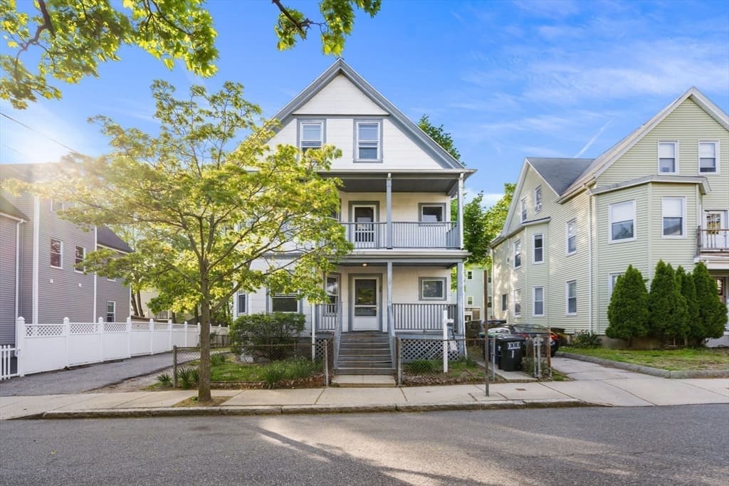 29 Victoria St, Somerville MA 02144