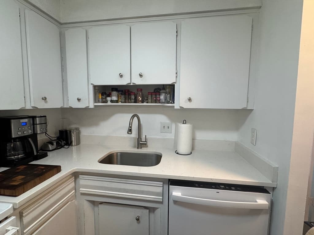 Condominium at 180 Main St # 1202, Bridgewater MA 02324, Bridgewater, photo 7 of 31