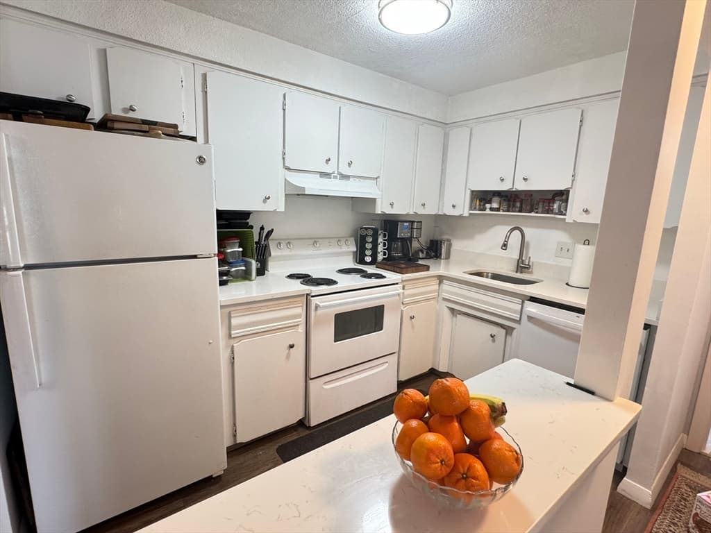 Condominium at 180 Main St # 1202, Bridgewater MA 02324, Bridgewater, photo 3 of 31