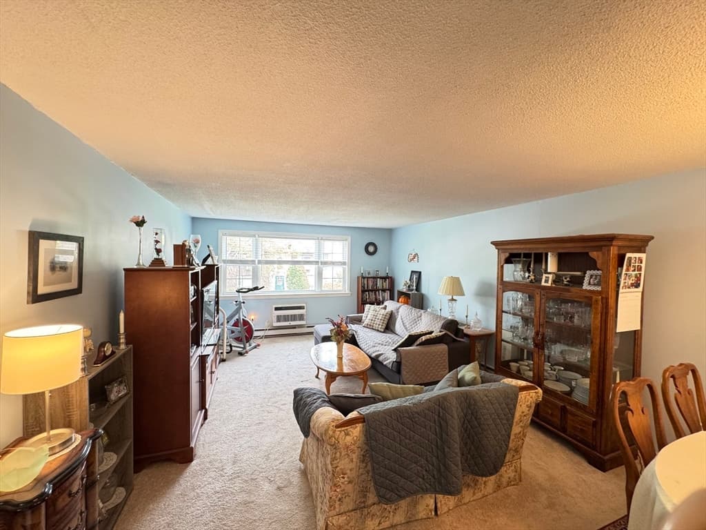 Condominium at 180 Main St # 1202, Bridgewater MA 02324, Bridgewater, photo 4 of 31