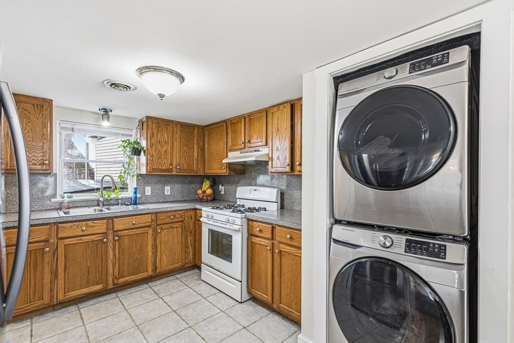Single Family Residence at 126 Ocean View Ave, Swansea MA 02777, photo 17 of 35