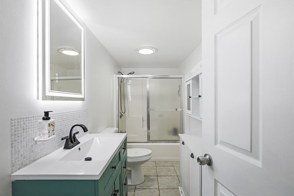 Single Family Residence at 126 Ocean View Ave, Swansea MA 02777, photo 21 of 35