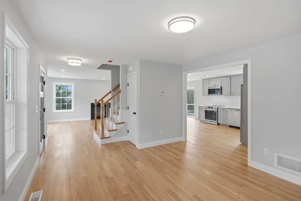 14 Elaine Dr, Hopkinton RI 02833 photo 4
