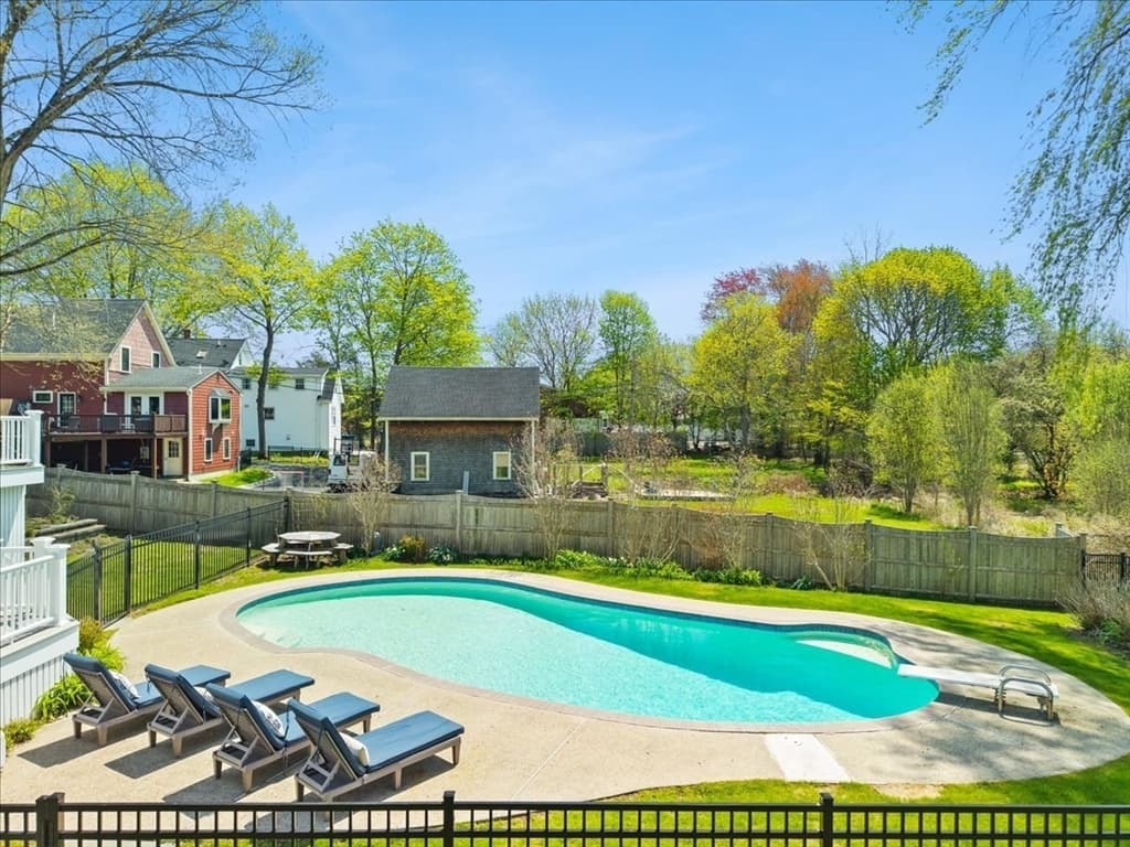 Single Family Residence at 1480 Great Plain Ave, Needham MA 02492, photo 8 of 41