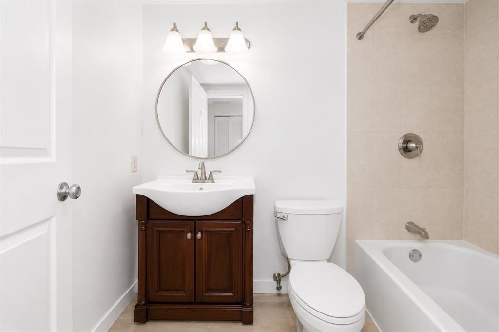 Condominium at 49 Melrose St # 4B, Melrose MA 02176, Melrose, photo 13 of 33