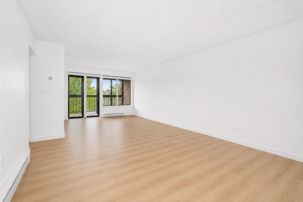 Condominium at 49 Melrose St # 4B, Melrose MA 02176, Melrose, photo 5 of 33