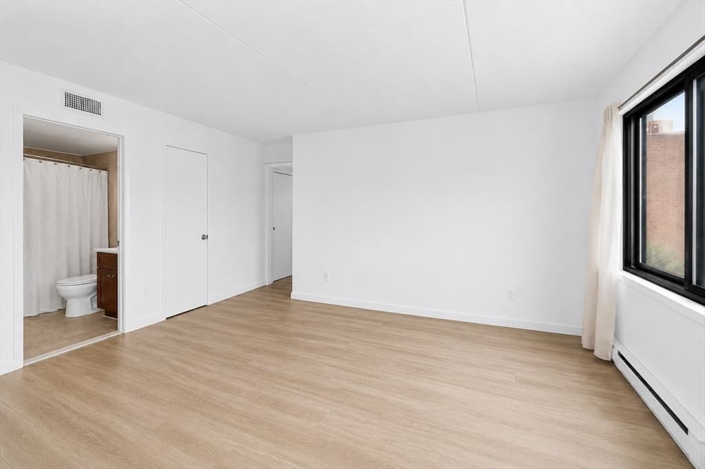 Condominium at 49 Melrose St # 4B, Melrose MA 02176, Melrose, photo 14 of 33