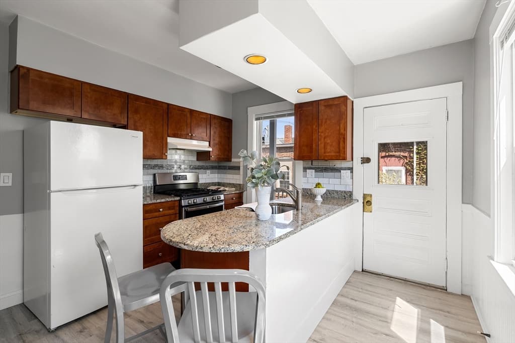 Condominium at 2 Thorndike St # 2, Arlington MA 02474, Arlington, photo 10 of 22