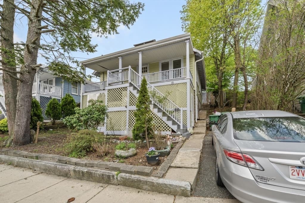 15 Murray Hill Rd, Medford MA 02155