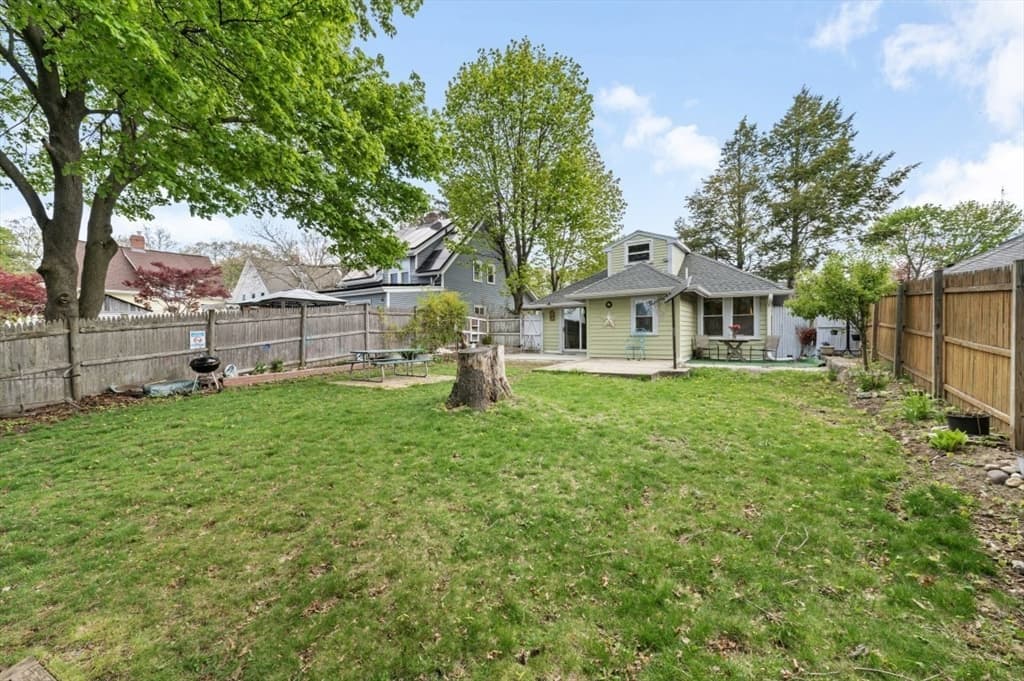 Single Family Residence at 15 Murray Hill Rd, Medford MA 02155, photo 4 of 30