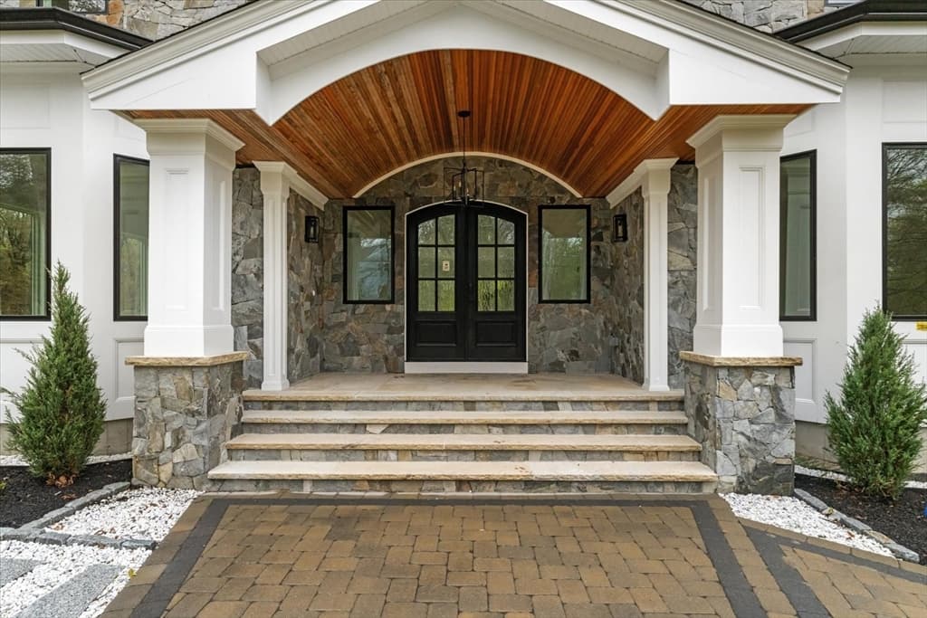 11 Skyline Drive, Wellesley MA 02482