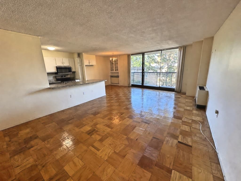 60 Longwood Ave # 408, Brookline MA 02446
