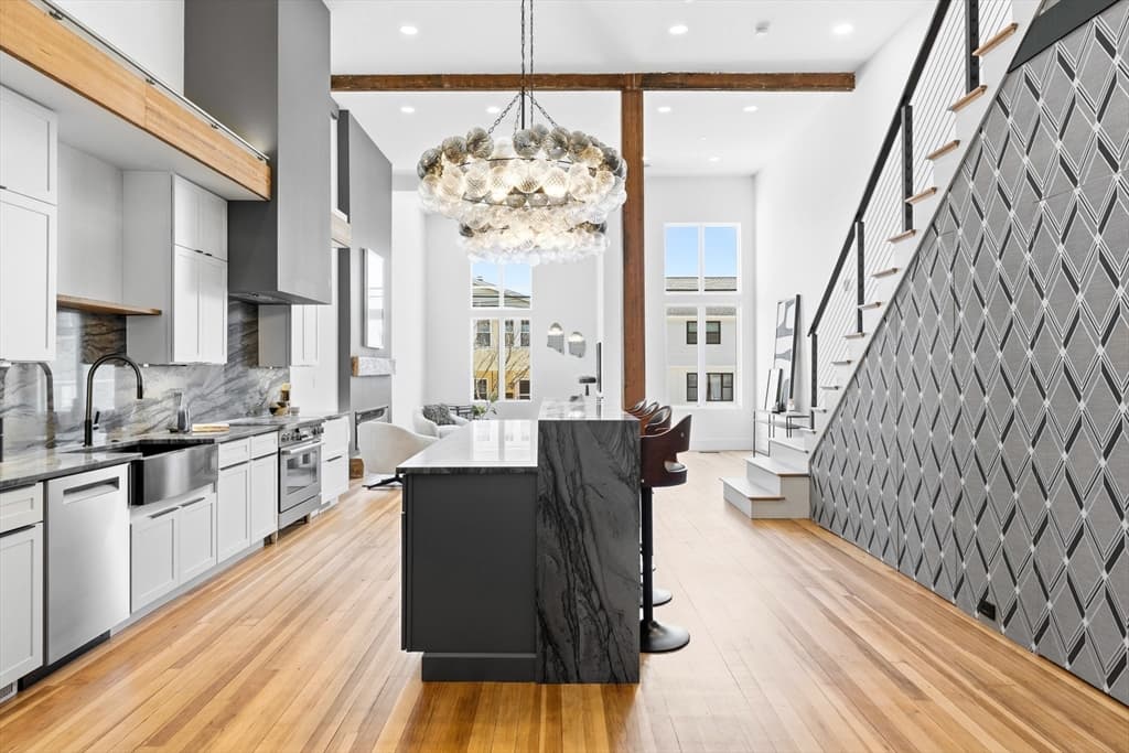 Condominium at 1001 Shirley # 2, Winthrop MA 02152, Winthrop, photo 6 of 39