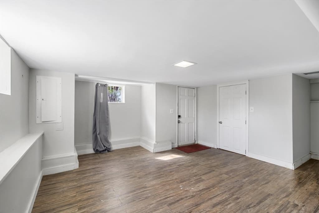 8 1/2 Myrtle Square, Gloucester MA 01930 photo 11