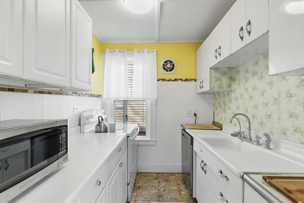 8 1/2 Myrtle Square, Gloucester MA 01930 photo 19