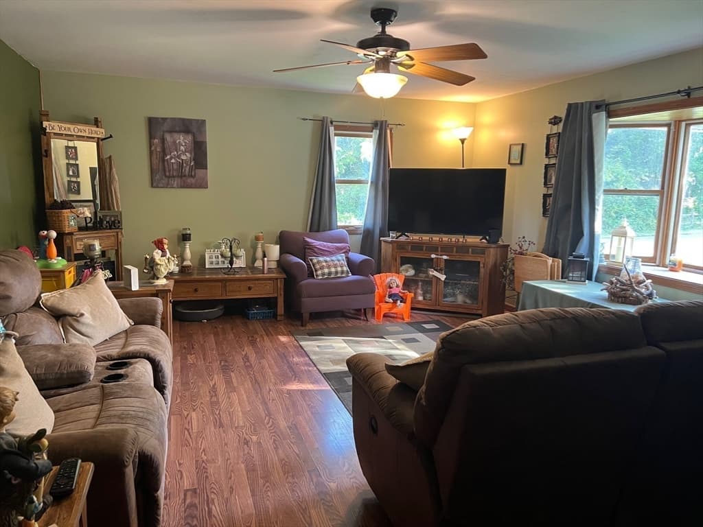 15 Hiram St, Acushnet MA 02743 photo 13