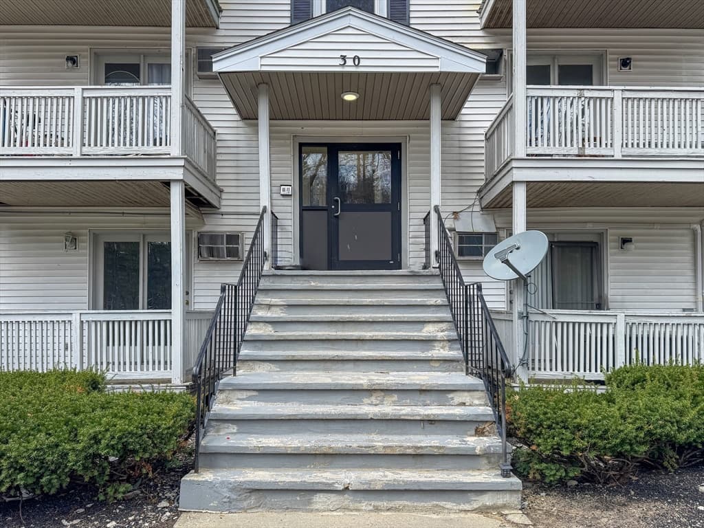 30 Abbey Rd # 108, Leominster MA 01453 photo 4