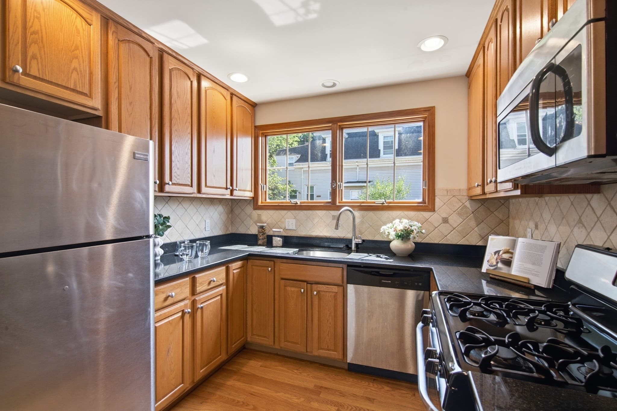 Condominium at 287 Everett St. # 1, Boston MA 02134, photo 9 of 29