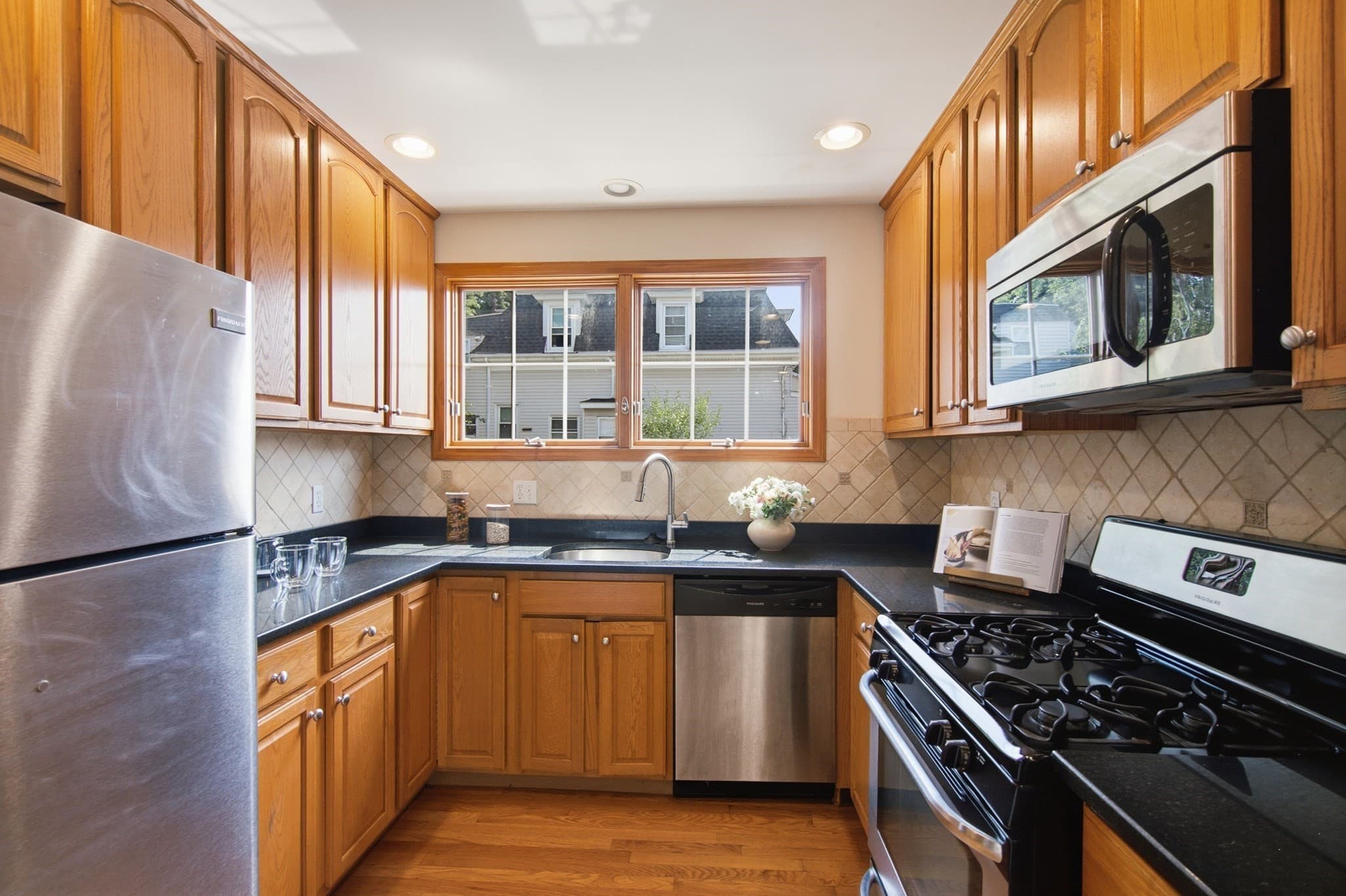 Condominium at 287 Everett St. # 1, Boston MA 02134, photo 8 of 29